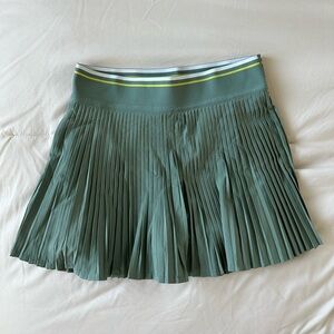 Like New Lululemon Green Pleated Tennis Skirt